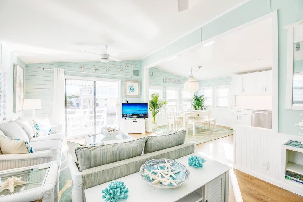 Oceania... Water Front Retreat ~ Cudjoe Key